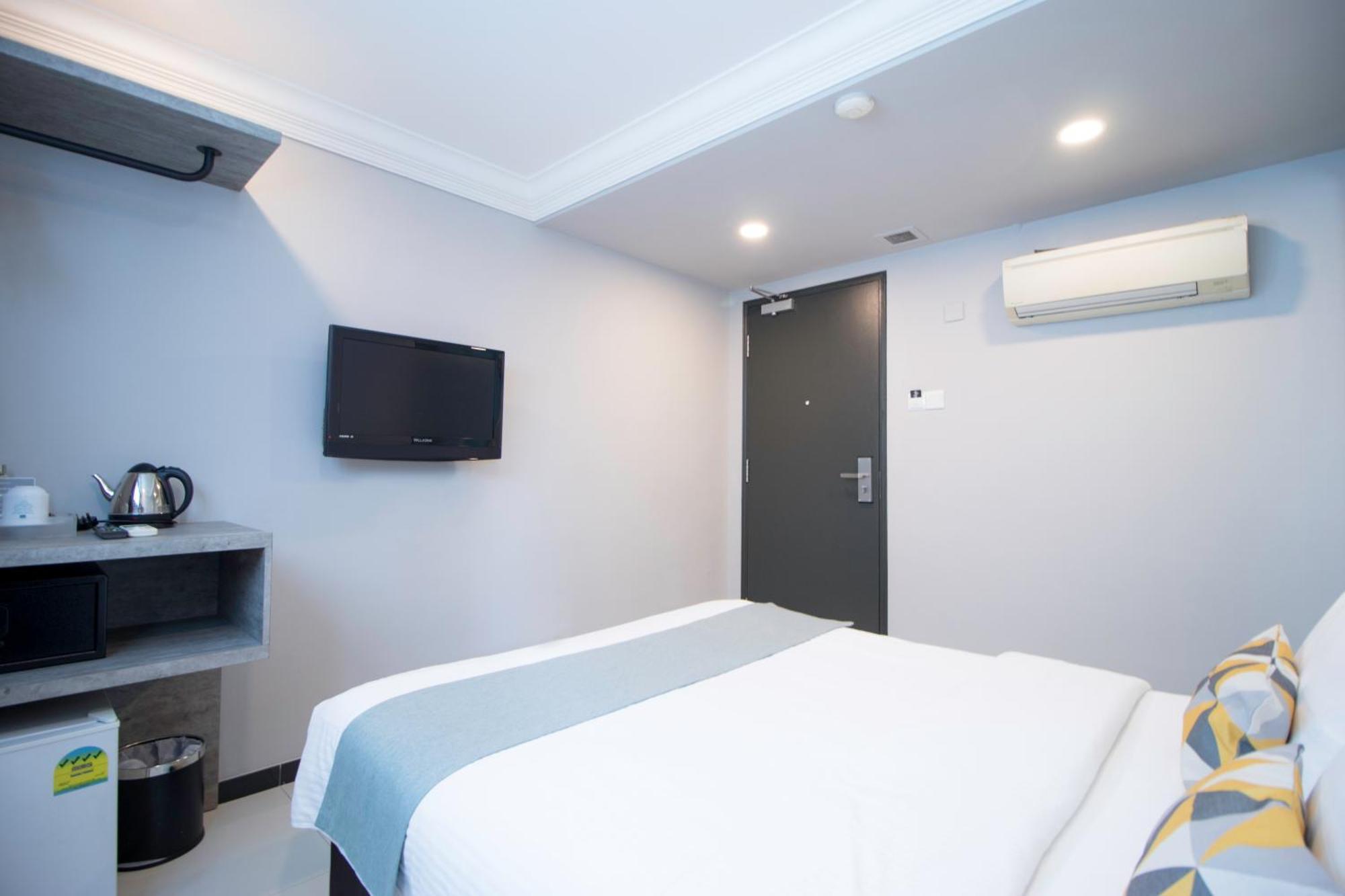 Standard Queen Room Newly Renovated
